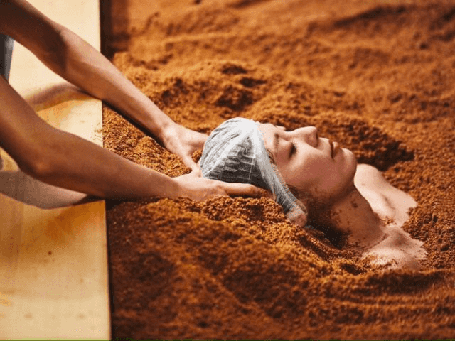 おがくずの力で、寝るだけリカバリー！中目黒HELIOS+の酵素浴60分