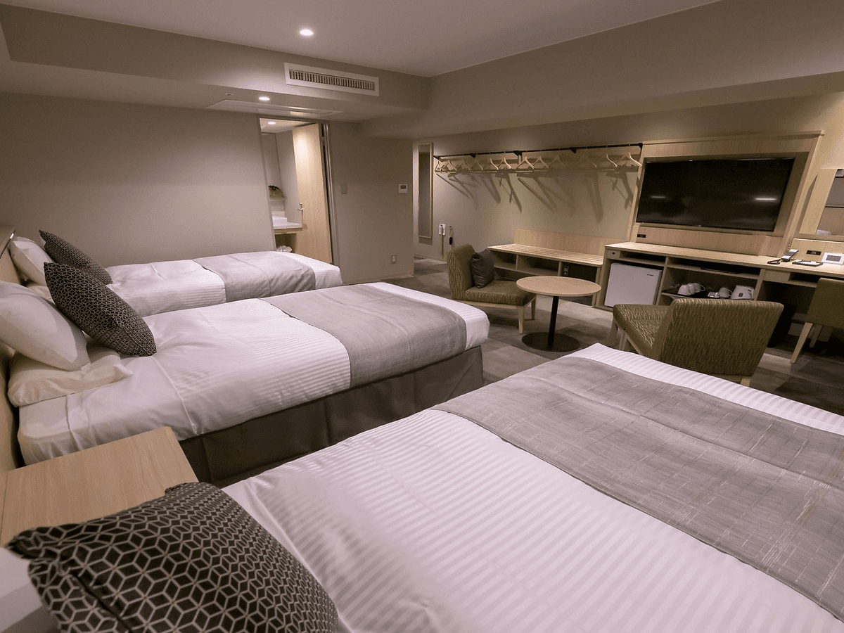 奈良ロイヤルホテル secondary image