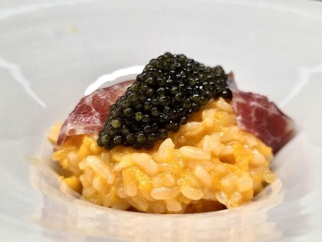 ホリエモンのプロデュース店で、二人が近づく30,000円分美食体験