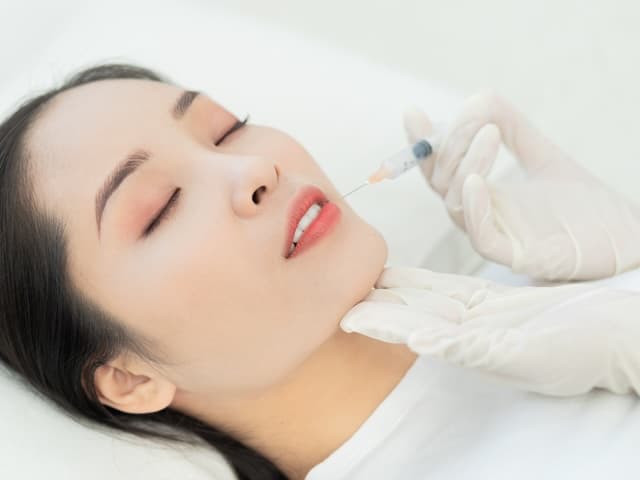 【梅田】プレミアムヒアルロン酸ケア。大阪La Vie clinicで、洗練された印象肌へ