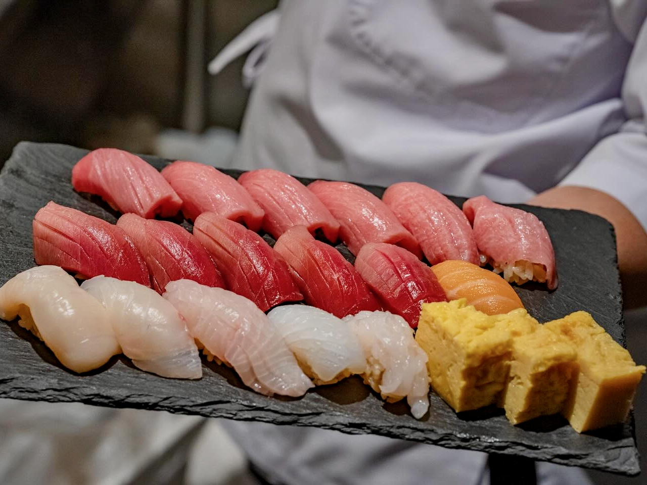 我が家が高級鮨店に！極上のホムパを届ける、4人以上の出張鮨体験