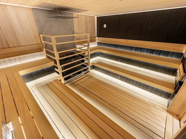 【男性限定ペア】仲間二人で神楽坂サウナ。「あかざる」での和モダンな整いへ（平日・男性ペア）