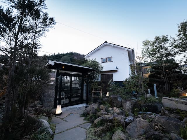 一棟貸しサウナ付き古民家宿でととのう、里山タイムトリップ気分の3時間【平日限定】