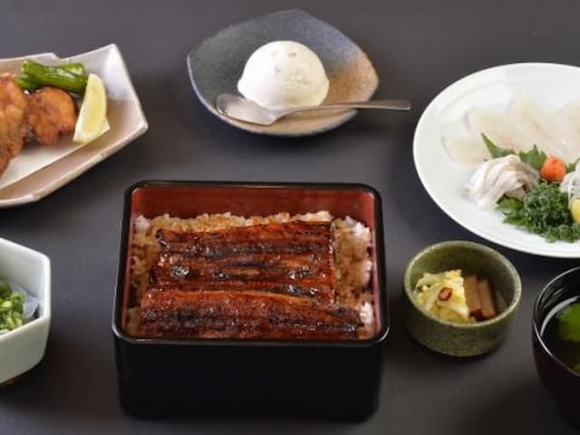 【浅草】限定ひれ酒と味わう！ふぐの名店「玄品」の、ふぐも鰻も欲張りコース