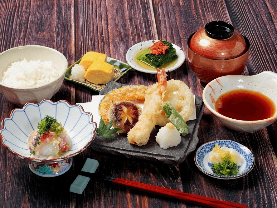 【土・祝】日本橋の川辺で味わう、旬を揚げた天ぷら御膳ランチ