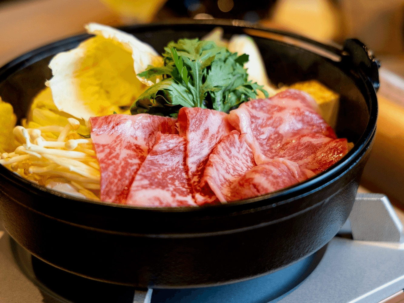 横浜で乙な“すき焼御膳”!昼から黒毛和牛にとろける幸せ(ドリンク付)