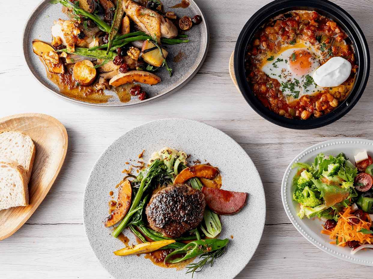 【大阪】扇町公園の緑の中で、サラダビュッフェ付“旅する”ボタニカルランチ