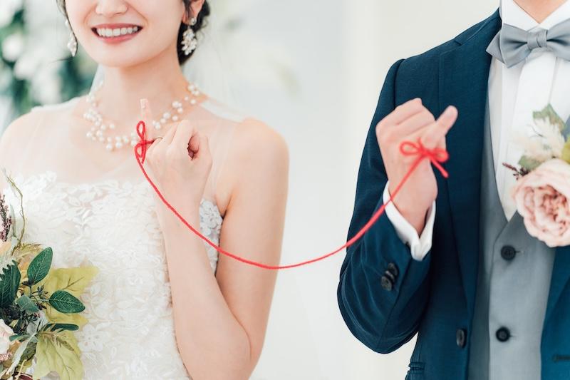 結婚祝いのマナーは?相場や贈り物を渡すタイミング、贈り物の選び方を紹介
